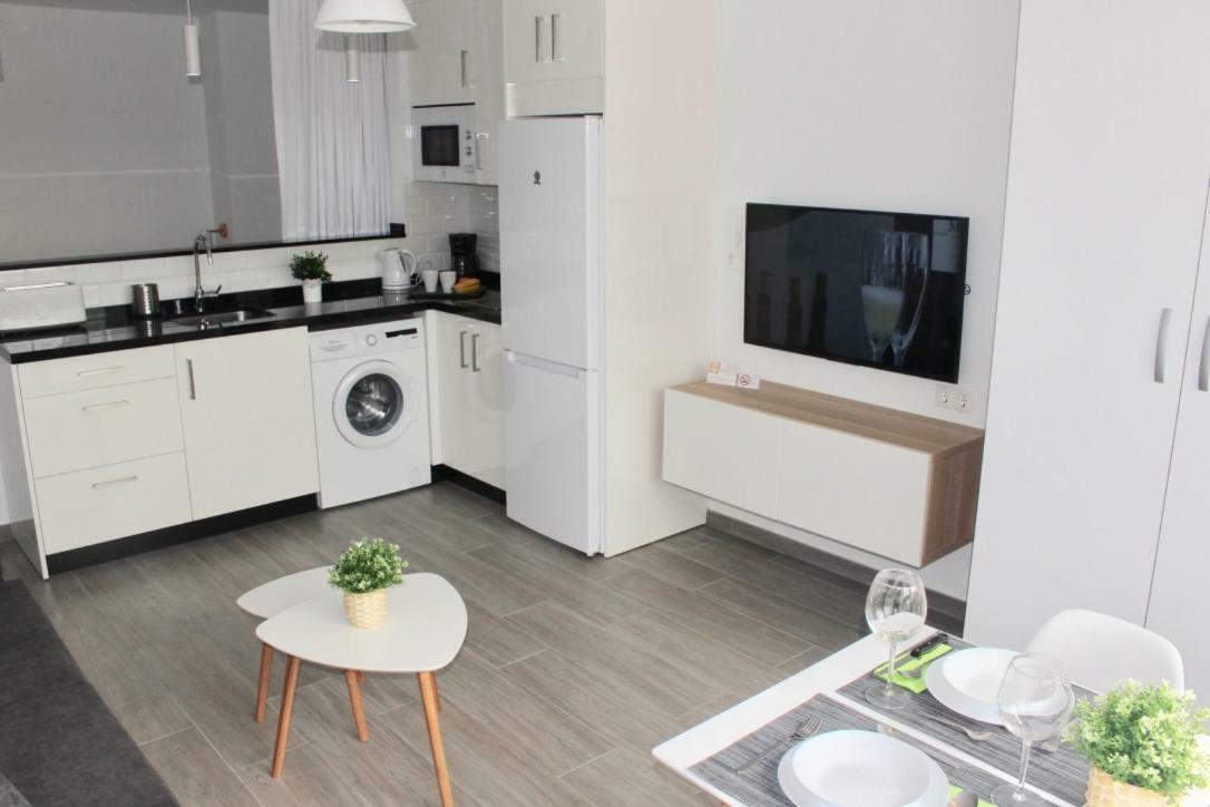 פואנגירולה Apartamento Don Miguel Playa מראה חיצוני תמונה